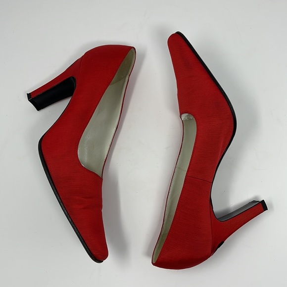 Moschino Red Fabric Question Mark Pumps Vintage - Picture 10 of 15